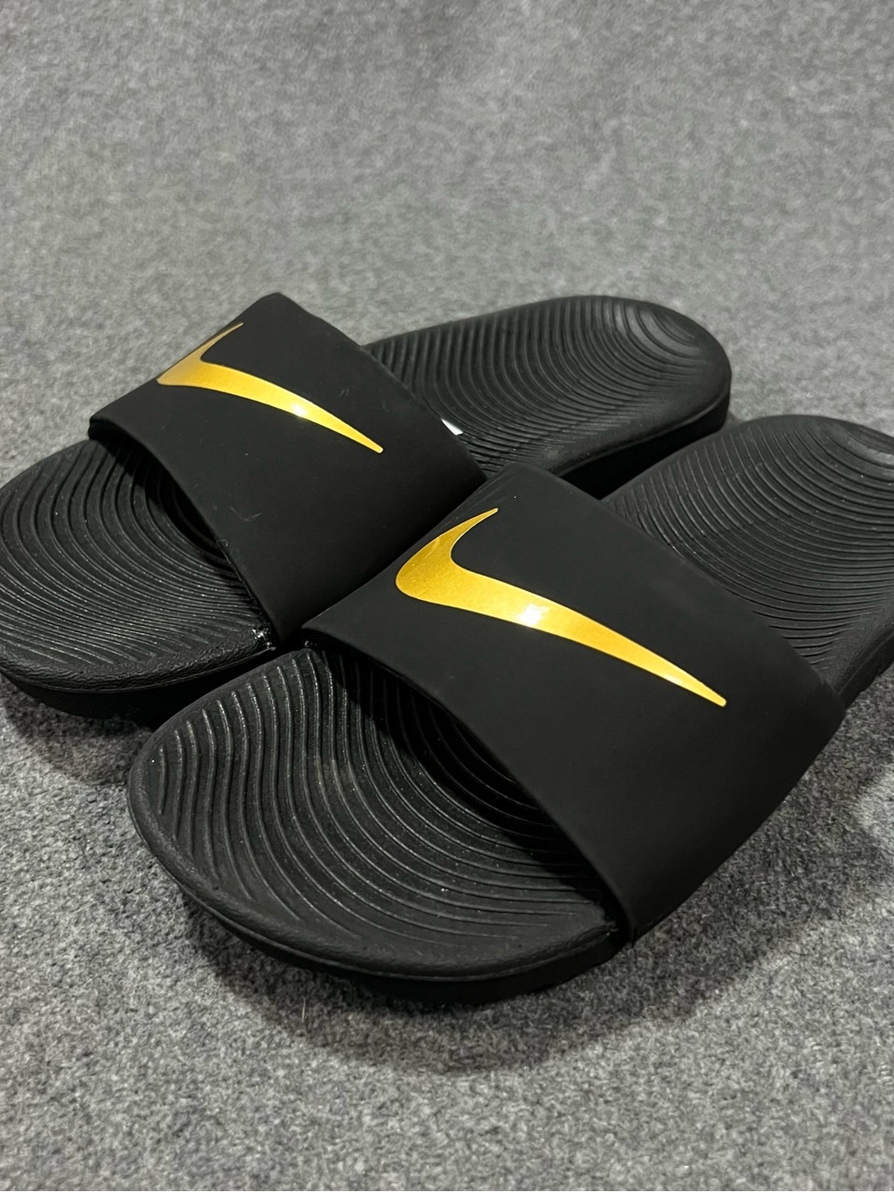 Nike KAWA Kids Slide Sandals “Black Metallic Gold” 819352-003 Size 13C Toddler